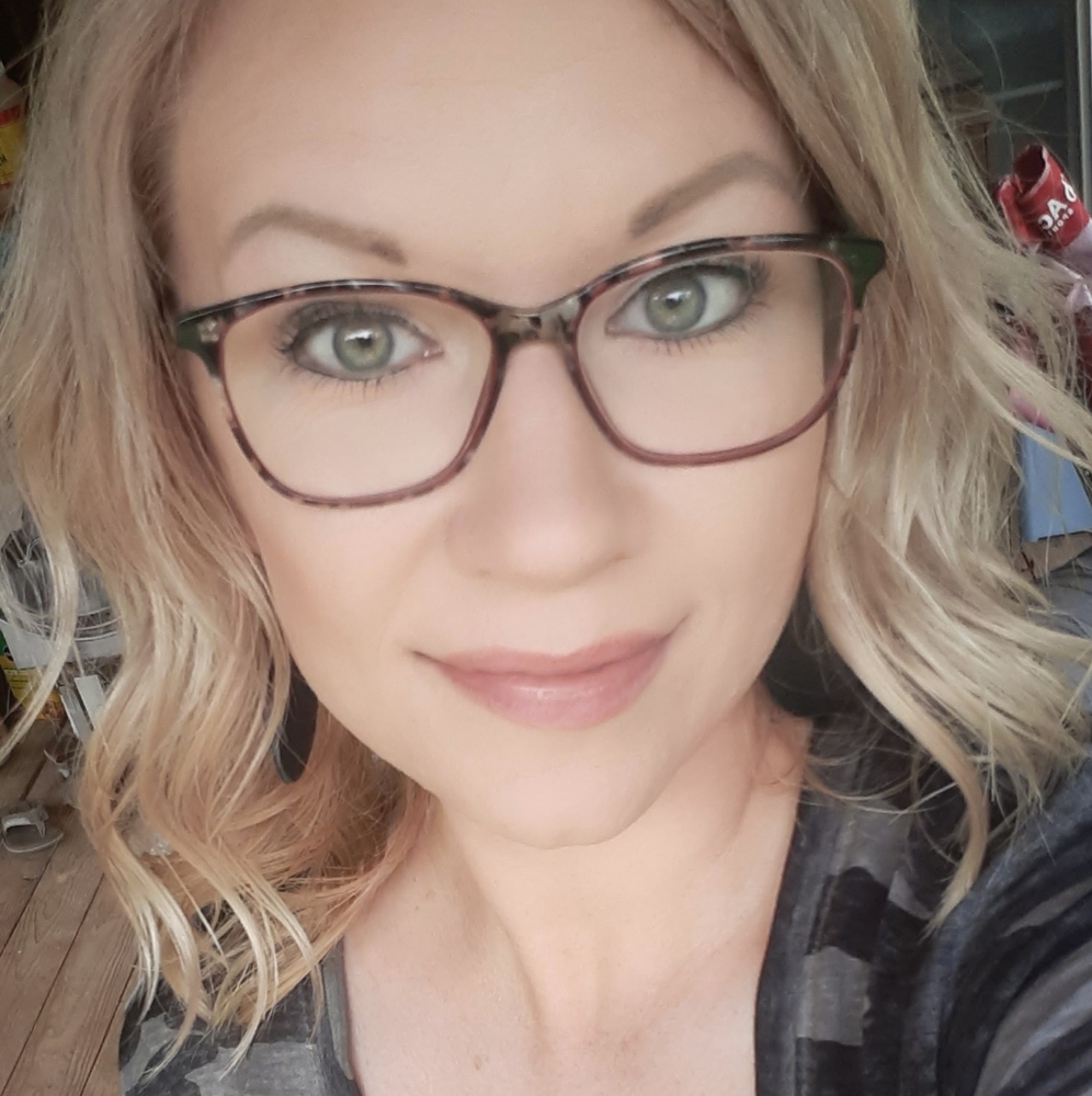 Meet your Posher, Lauren